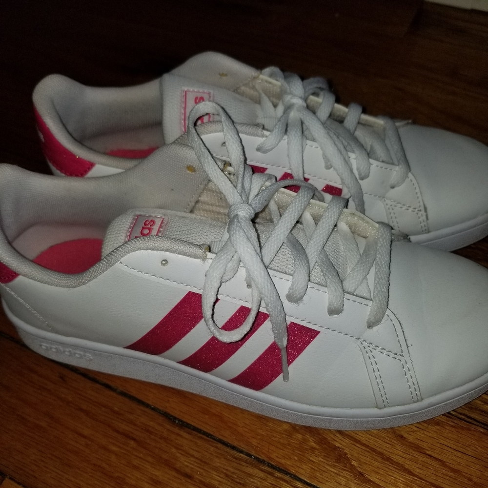 ADIDAS - Picture 2 of 5